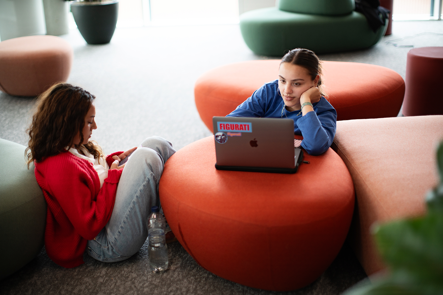 Studenten aan het werk in het LIC