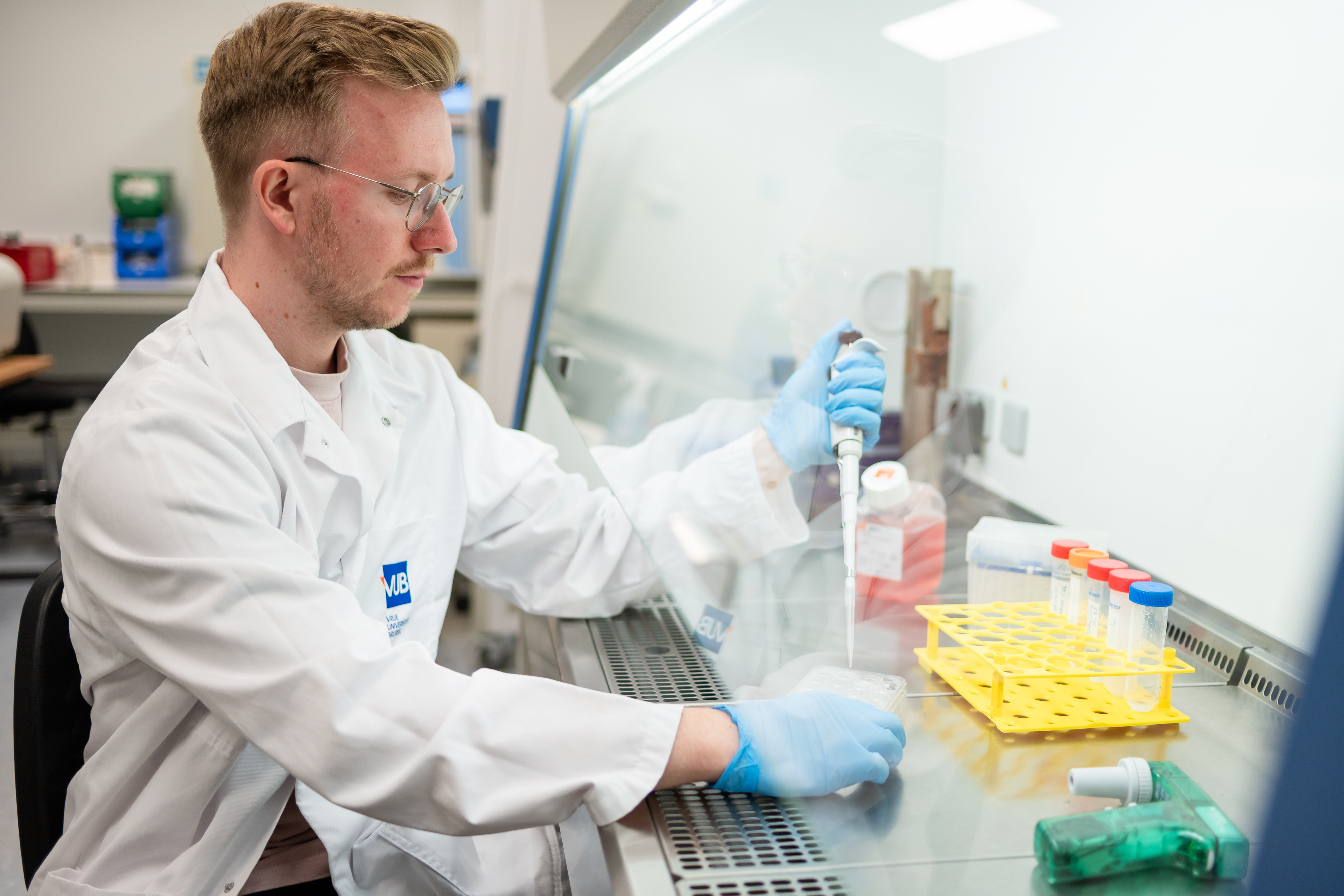 Researcher in action at VSTA