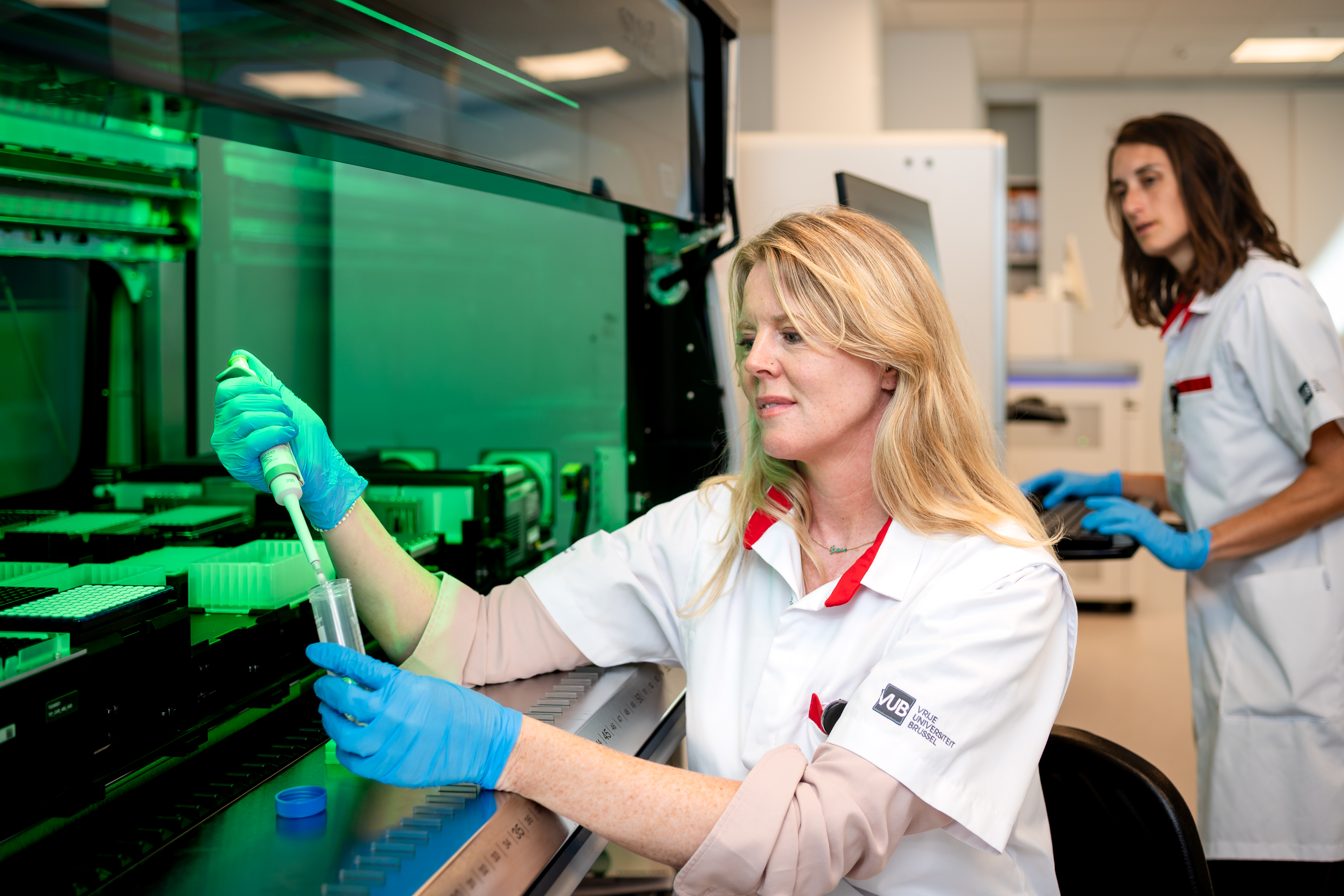 Wetenschappers at work in Bright Core lab